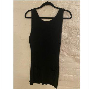 sleeveless two pocket woven tunic